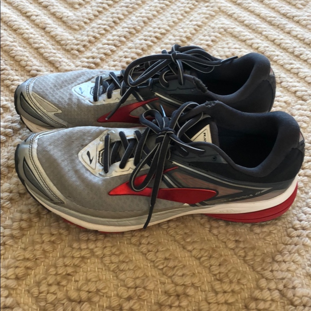 Brooks Men's Ravenna 8 (Silver / Red)